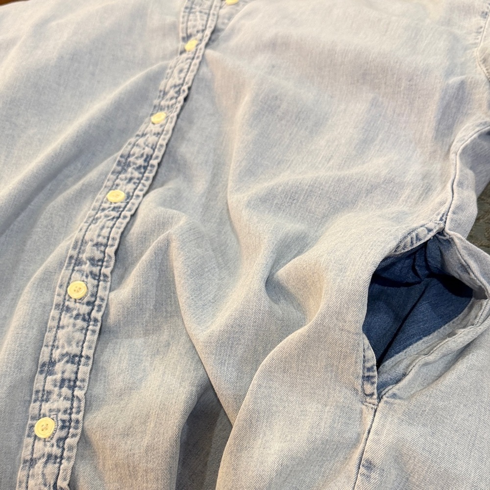 GAP Super Soft Light Wash Button Down Chambray Sh… - image 5